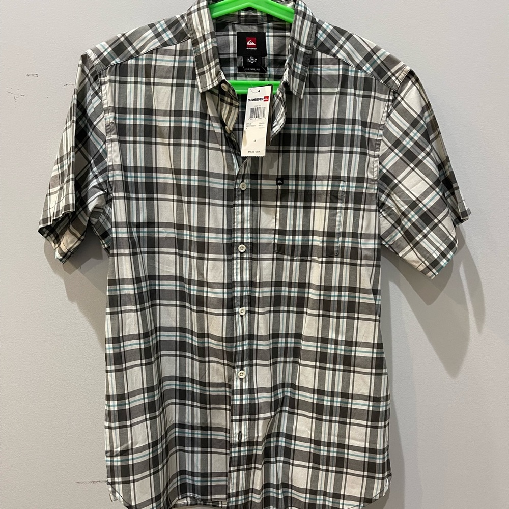 Quiksilver button up short sleeve shirt. NWT